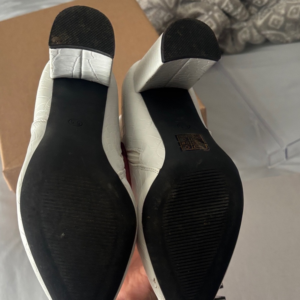 Ivory Croc-Patterned Booties - Picture 4 of 5